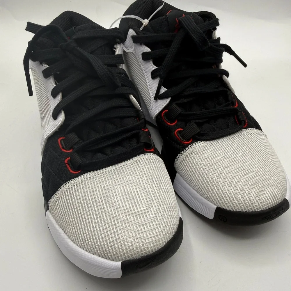 Nike LeBron Witness VIII Basketball Shoes‎ White Black FB2239-103 Mens 7 W 8.5